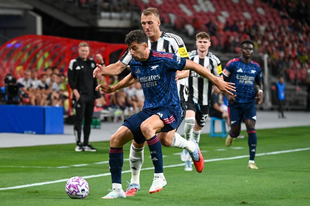 TOBDŽIJE SRUŠILE SVRAKE U GOLEADI: Arsenal pobedio Njukasl na pripremama u Singapuru