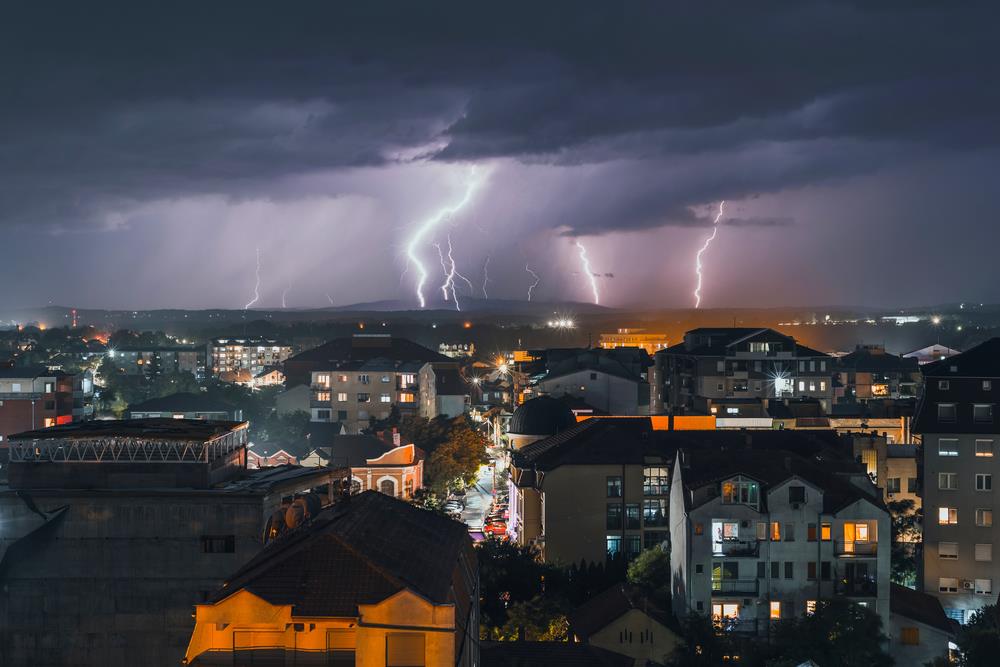 Letnje temperature, pa stižu nepogode! Oglasio se RHMZ, evo šta nas čeka u junu i kad se očekuje nevreme