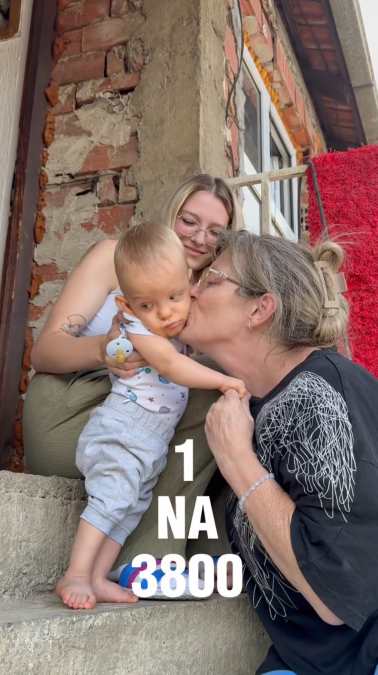Mališan Pavle boluje od teške bolesti, a sad je ostao bez doma! Buktinja je samohranoj majci odnela sve, ali ne i nadu: Sada im je potrebna naša pomoć! (FOTO)