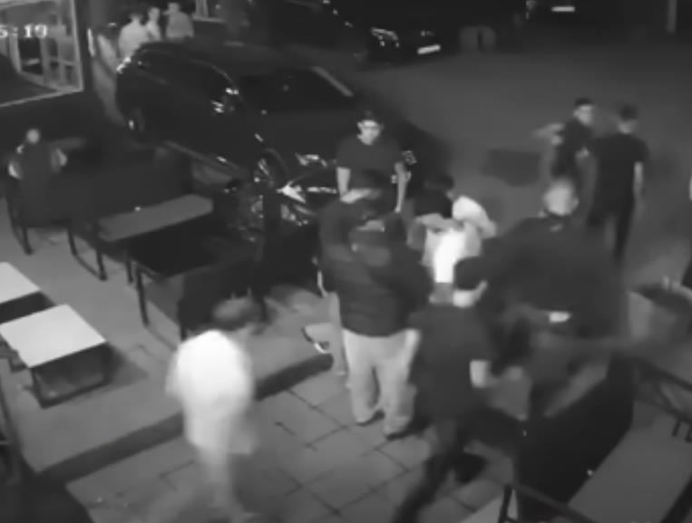TINEJDŽER KOJI JE UBIJEN U NOVOM PAZARU DOŠAO NA ODMOR IZ INOSTRANSTVA: Otišao do grada, pa KRVNIČKI IZBODEN u masovnoj tuči