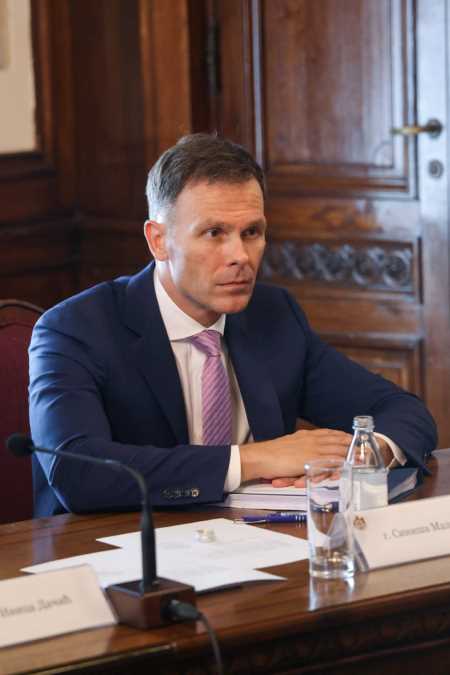 ON JE VELIKI BORAC KOJI ĆE I OVU, NAJVAŽNIJU BITKU USPETI DA DOBIJE! Ministar Siniša Mali uputio poruku podrške Darku Glišiću