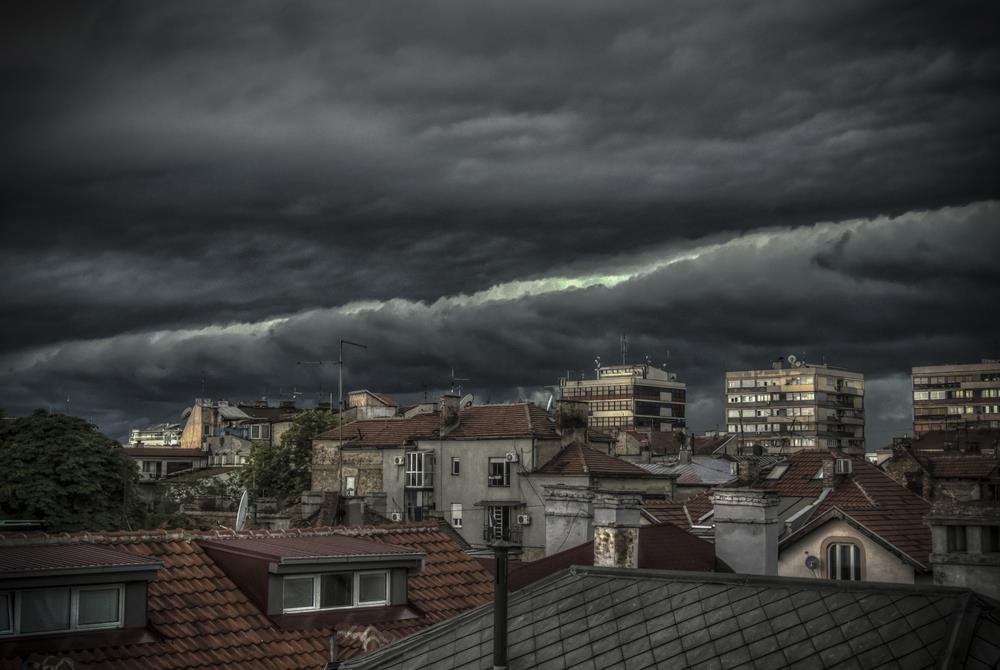 SPREMA LI SE VREMENSKI OBRT DOK SPAVAMO? RHMZ se hitno oglasio i otkrio kakvo nas vreme tačno čeka do jutra! Evo od koga datuma sledi ROLERKOSTER!