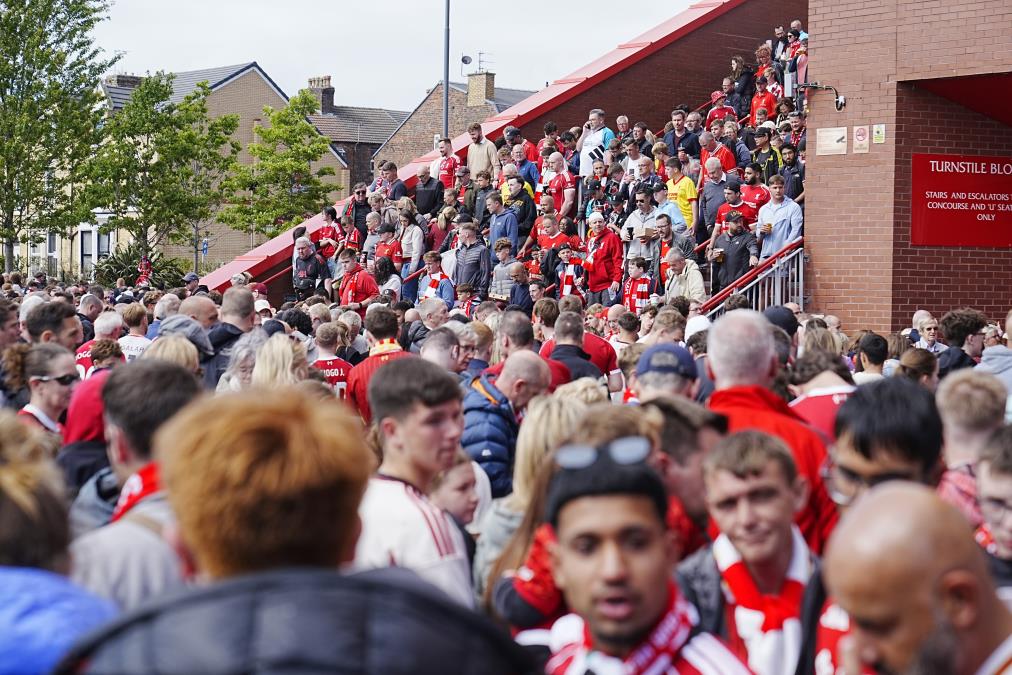 Navijaci-Liverpula.jpeg?ts=2025-08-04T18:34:06