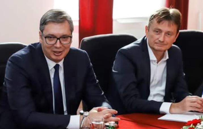 "DARE, DRŽI SE" Predsednik Vučić poslao jaku poruku podrške ministru Glišiću: Nema predaje! (foto)