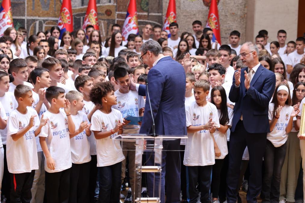 VUČIĆ DANAS SA MLADIM SPORTISTIMA: U Palati Srbija prijem za učesnike kampa "Srbija te zove 2026"