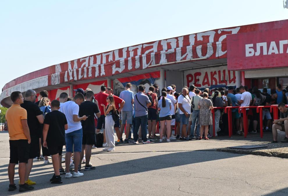 SRBIJA ĆE, KONAČNO, IMATI VELIKU PODRŠKU NA MARAKANI! Ogroman red ispred blagajne, navijači pojurili po ulaznice za utakmicu protiv Engleske