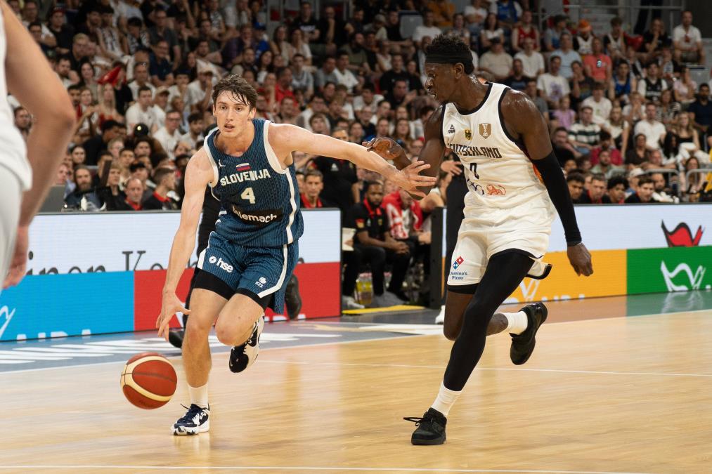 Isak-Bonga.jpeg?ts=2025-08-10T19:49:25