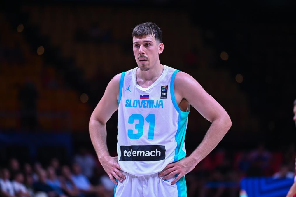 VRATIO SE U KLUB U KOJEM JE IGRAO PRE NBA LIGE! Jokićev drug je potpisao!