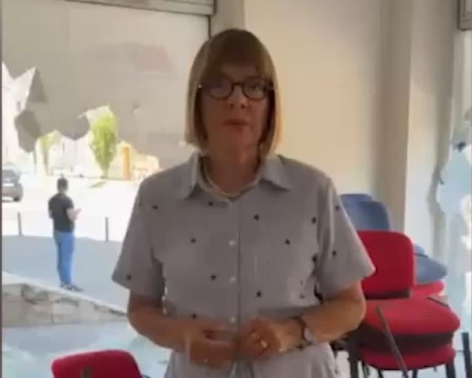 "DANAS NOVI SAD I SNS, A SUTRA ČITAVA DRŽAVA" Maja Gojković iz uništenih stranačkih prostorija poručila: Ovo je politićki program huligana i bandi
