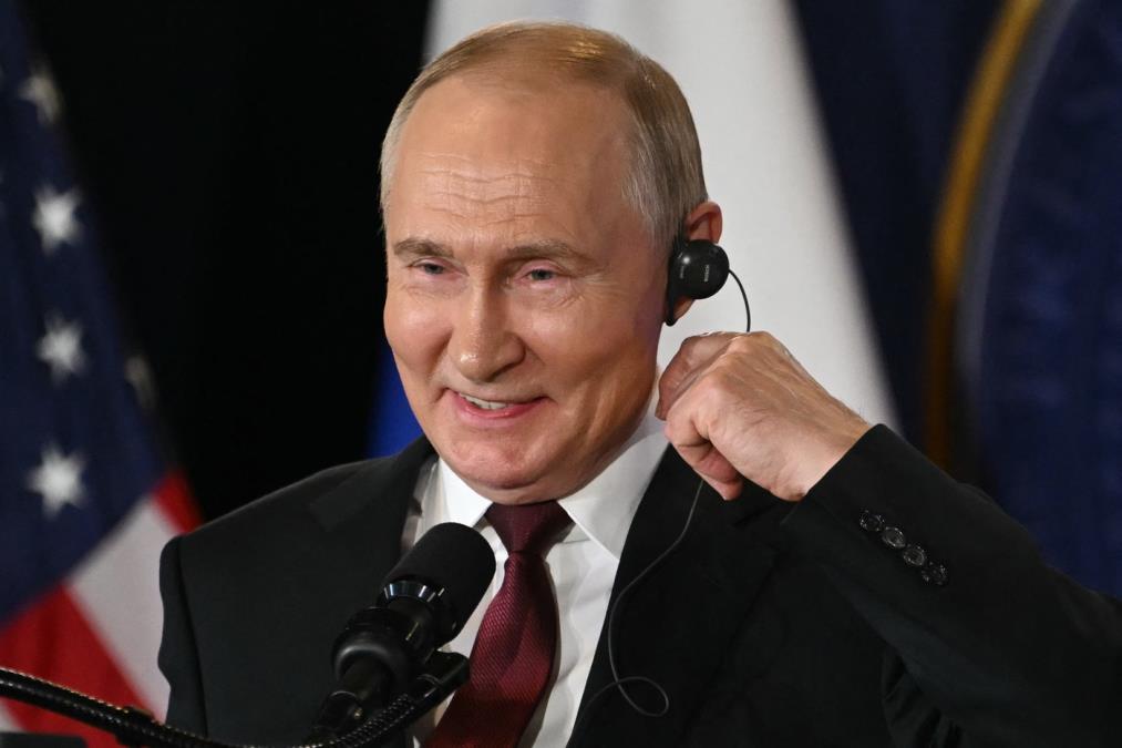 TEATAR APSURDA KAKAV SE NE PAMTI Amerika kupuje ruski dizel dovoljan za samo dva sata sopstvene potrošnje