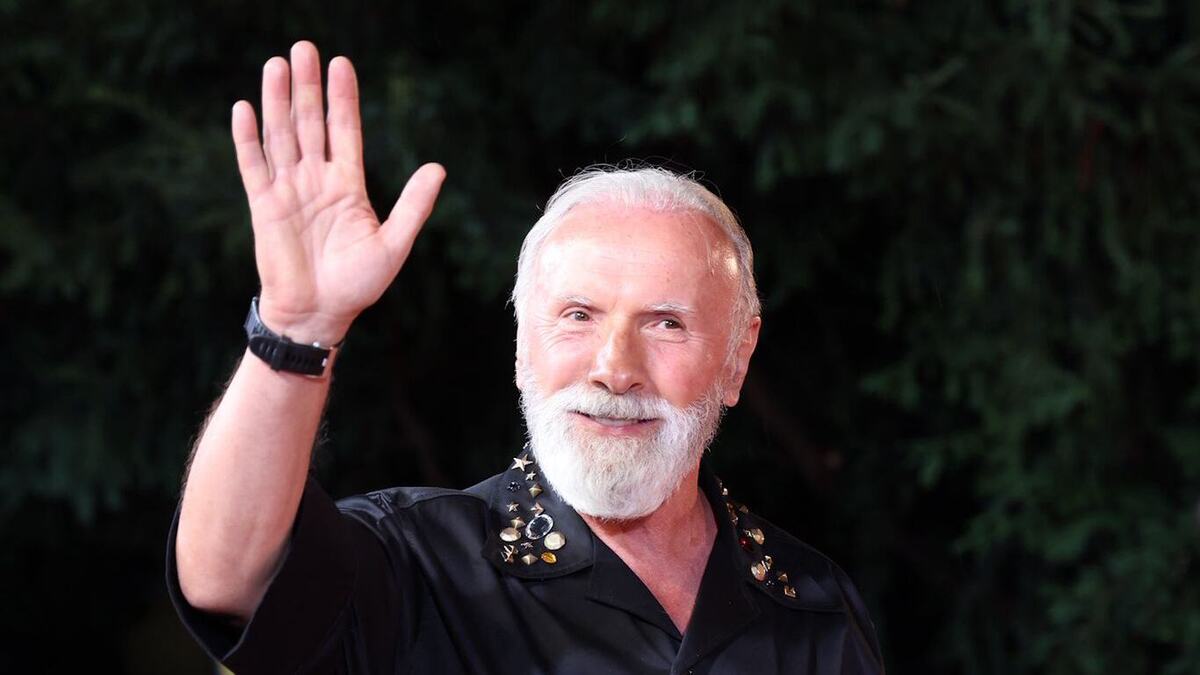 DINO MERLIN STIŽE SPORTSKIM AVIONOM NA KONCERT U KRALJEVO! Spektakl počinje još pre izlaska na binu!