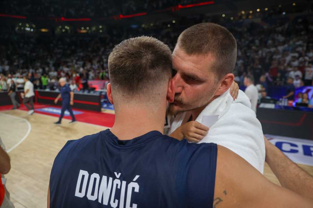 Slovenski mediji navdušeni nad srbskimi navijači: "Česa takega še nismo videli"