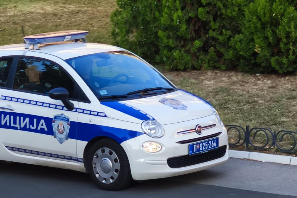 HAPŠENJE U BARIČU: Policija pretresla muškarca (27), a u džepu pronašla sumnjivu materiju
