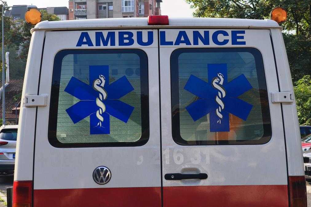 DEVOJČICA (2) UPALA U ODVODNI KANAL U DVORIŠTU, PREMINULA U BOLNICI: Novi detalji tragedija koja je potresla Ovču