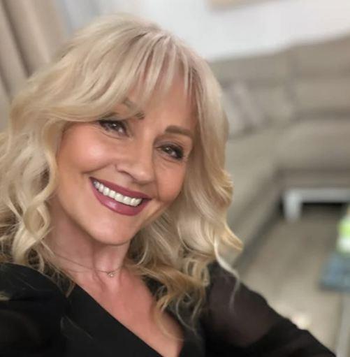 NAJJEFTINIJA TEHNIKA ZA FARBANJE JAJA: Slavica Rokvić pokazala postupak, nema šanse da pogrešite (VIDEO)