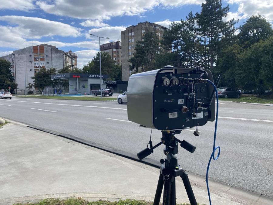 Šok za vozače u Evropi: Nova kamera vas snima pre nego što ugledate radar - stari trik više ne prolazi