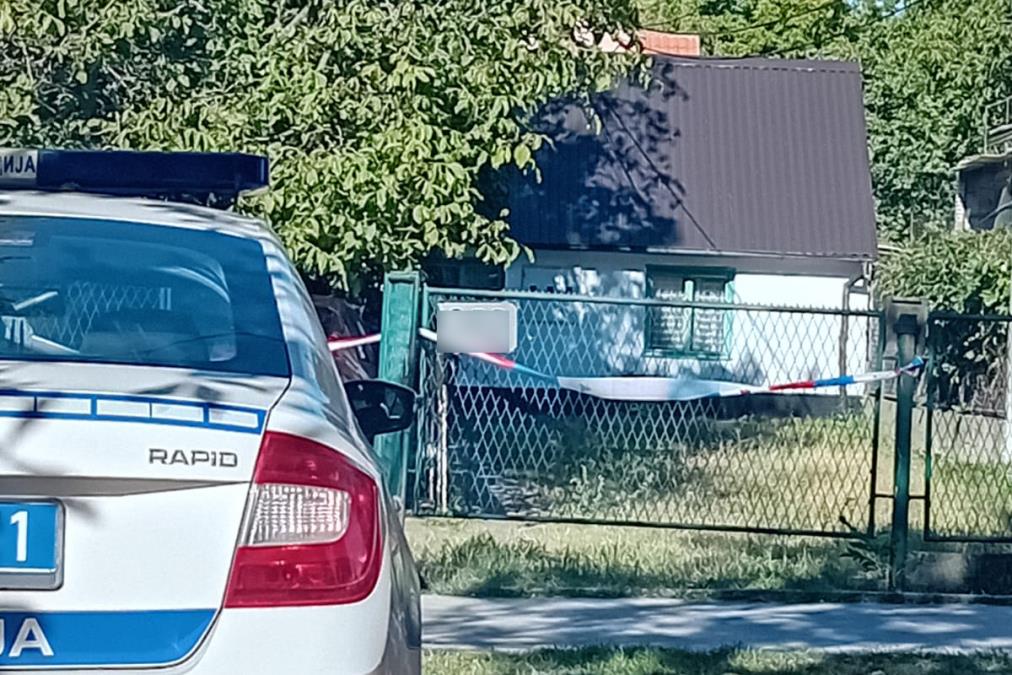 "JA SAM UBIO NEKOG"! Mladić (25) prvi put u sudnici nakon jezivog zločina u Zemunu - žrtva vezana, udarana tanjirom i palicom, telo umotano u tepih...
