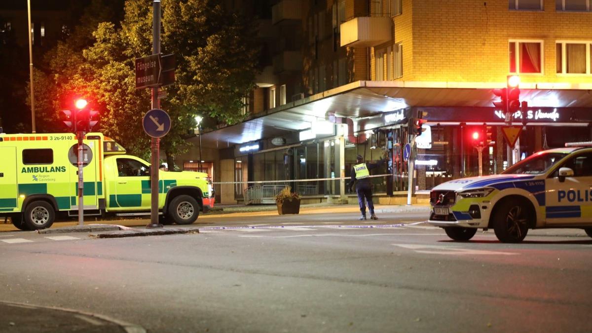 OTKRIVENO KO JE ŽRTVA MONSTRUMA SA MAČEM Stravični detalji napada u švedskoj školi: Napadač (18) joj presudio nasred časa