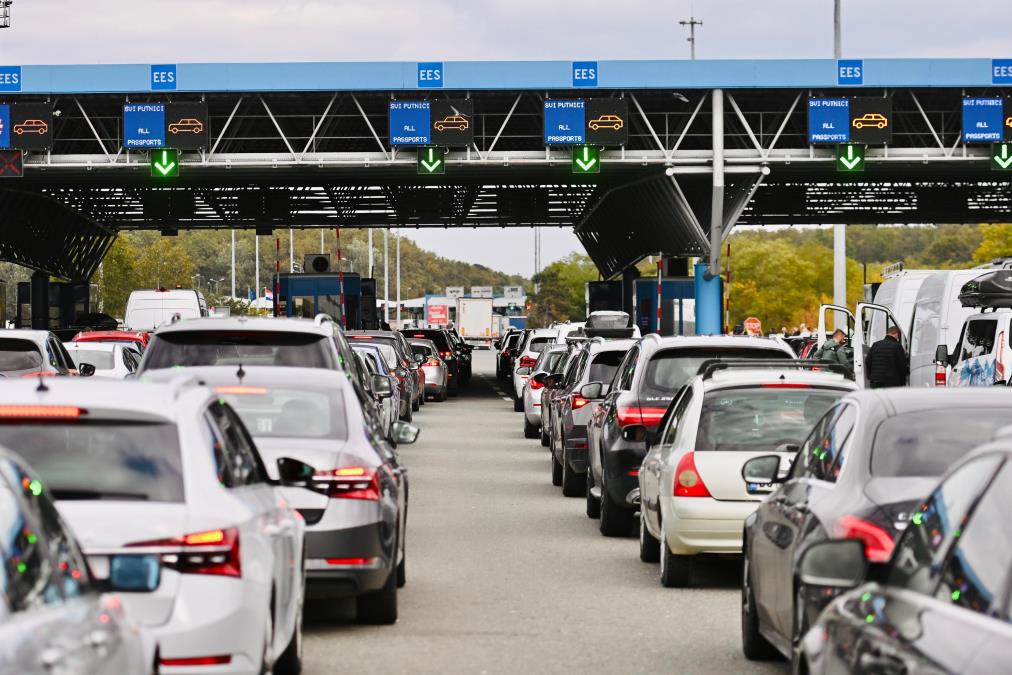 "Neko prođe za 2 minuta, neko za 20": Iskustva putnika - šta vas stvarno čeka na granici uz EES sistem