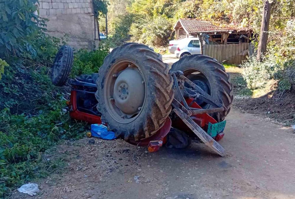 TRAGEDIJA U BLACU! Muškarac (60) poginuo u šljiviku: Traktor se prevrnuo i usmrtio ga na licu mesta