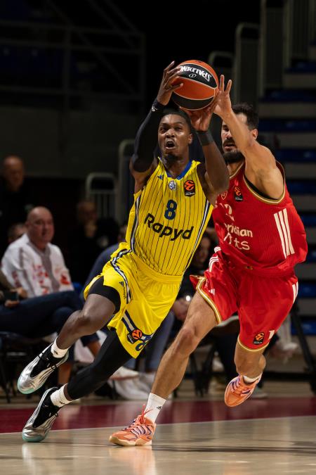 MACCABI-ZVEZDA_041.jpg?ts=2025-10-30T21:17:38