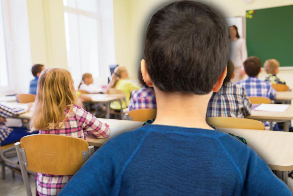 ŠVEDSKA POVLAČI RADIKALAN POTEZ Izbacuju ekrane iz učionica, vraćaju knjige, papir i olovke!