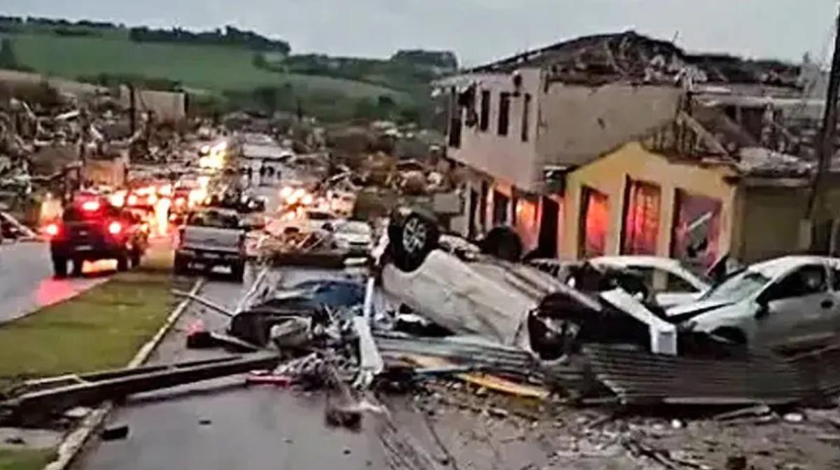 Brazil-tornado.jpg?ts=2025-11-08T22:37:30