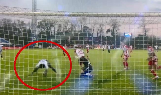 Sporan-detalj-sa-meca-Spartak-Crvena-zvezda.jpeg?ts=2025-11-09T16:29:06