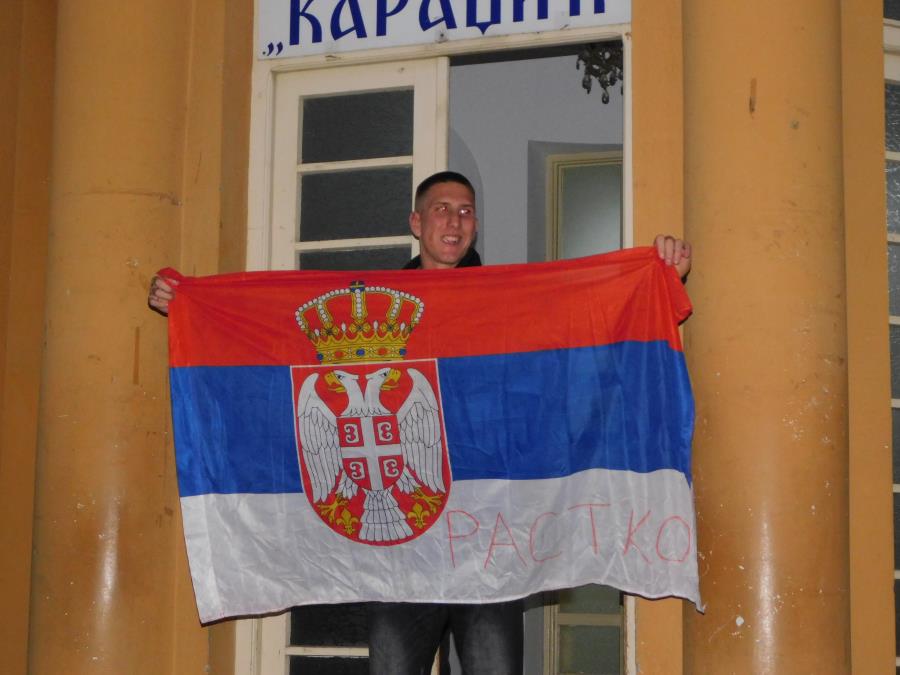 LOZNICA-Medalju-poklonio-navijacima.jpg?ts=2025-11-11T21:08:36