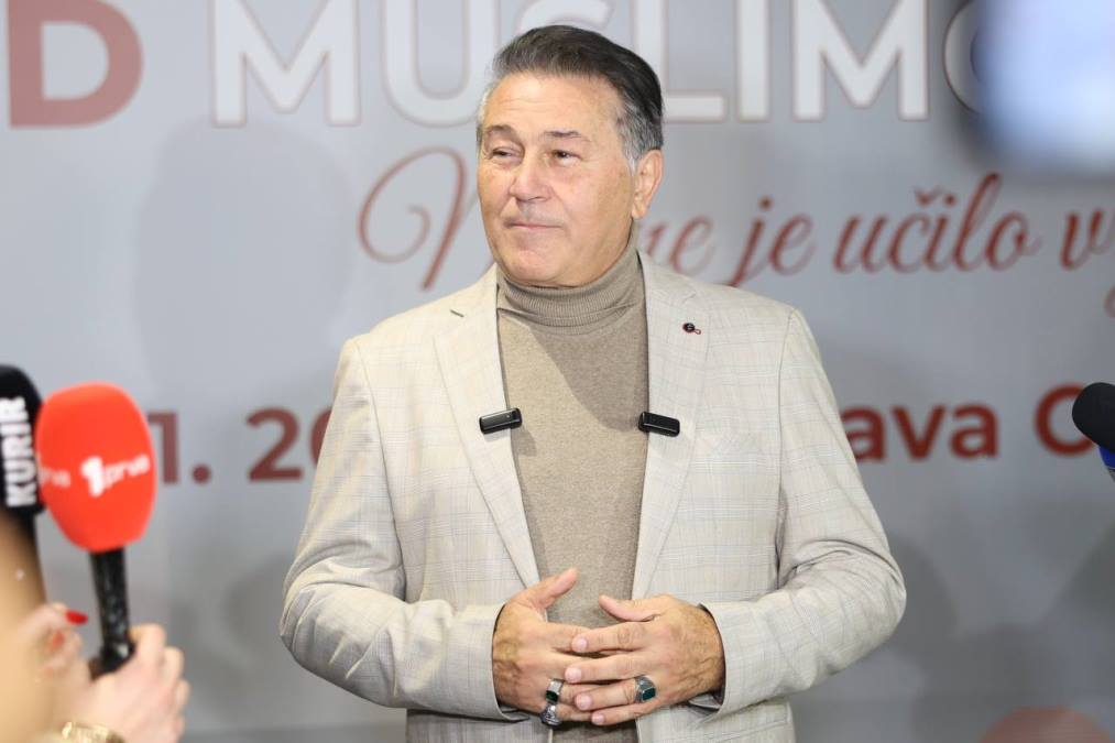 HALID MUSLIMOVIĆ PROGOVORIO O ESTETSKIM KOREKCIJAMA: "Doktor mi je preporučio..." Otkrio šta misli o muškim kolegama koje su išle pod nož