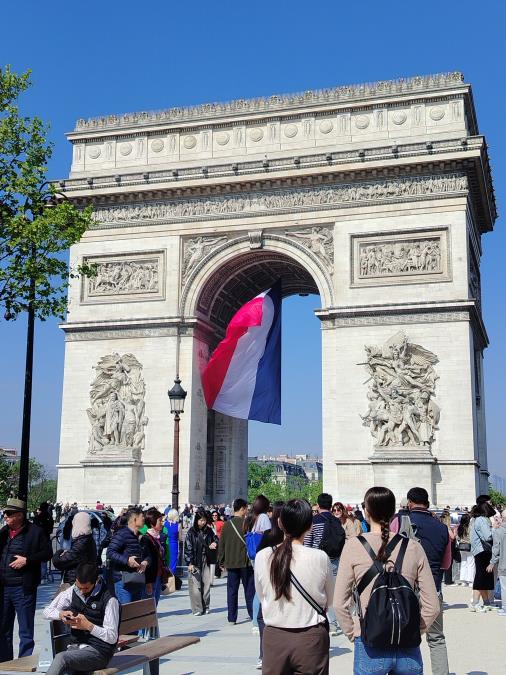 Trijumfalna-kapija-Pariz-4.jpg?ts=2025-11-19T12:07:25