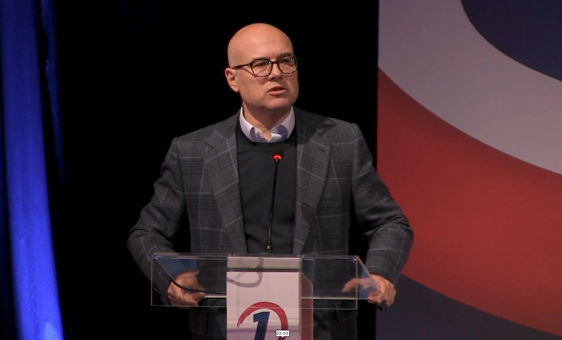 „POKUŠAJ BLOKADERSKOG PROGONA HRABRIH LJUDI!“ Vučević se oglasio zbog nasilja u Zemunu: Nikada nas nećete uplašiti, mi branimo suverenu i patriotsku Srbiju!