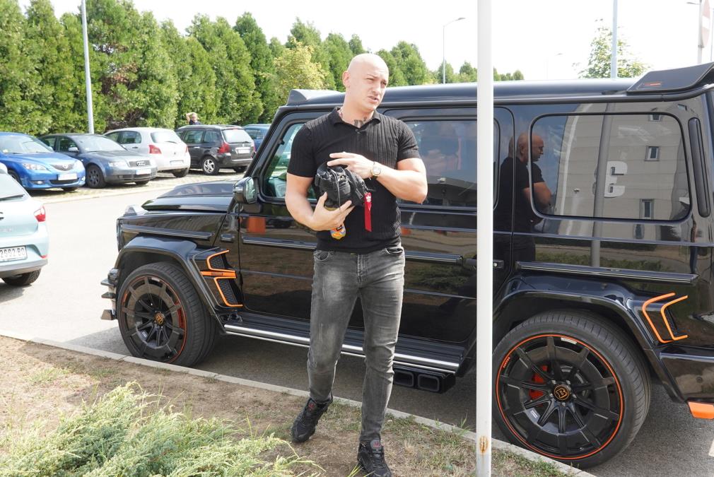 VOZNI PARK DRAGOMIRA DESPIĆA DESINGERICE: Pasija mu besne mašine, a samo jedna vredi više od 200.000 € (FOTO)