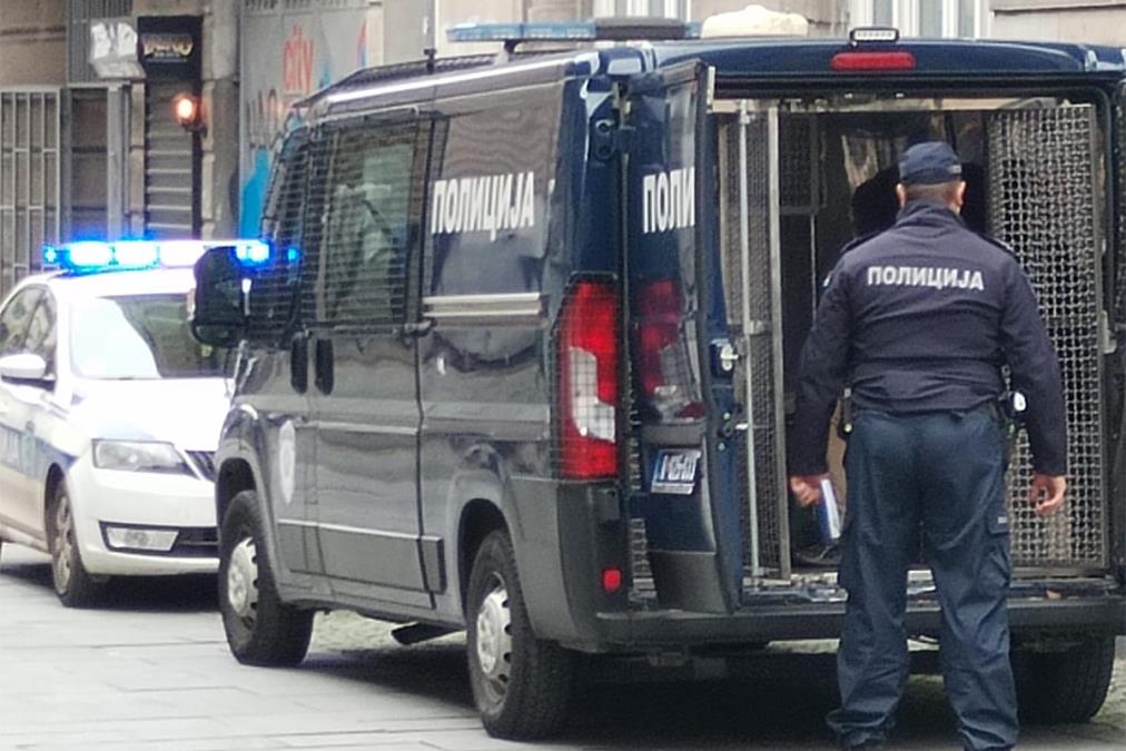 HOROR U MIRIJEVU: Policija u stanu zatekla MRTVU BEBU, roditelji tvrde da nije bila živa kada su se probudili