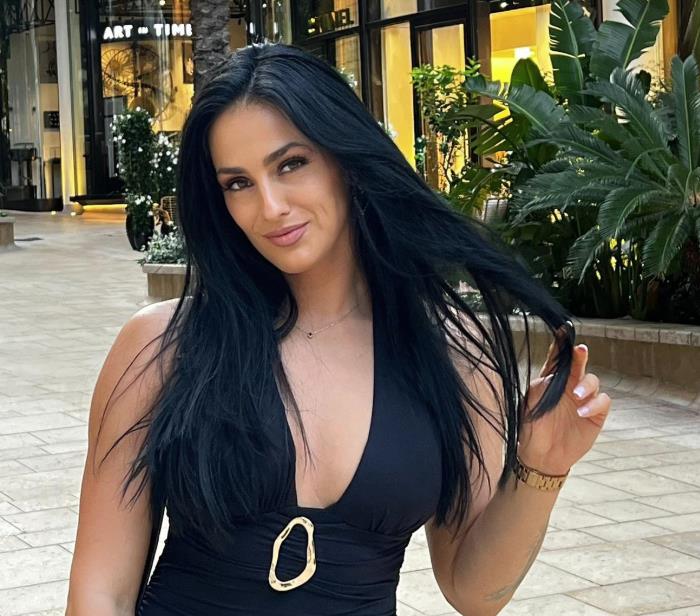 Sara.jpg?ts=2025-11-28T13:11:23