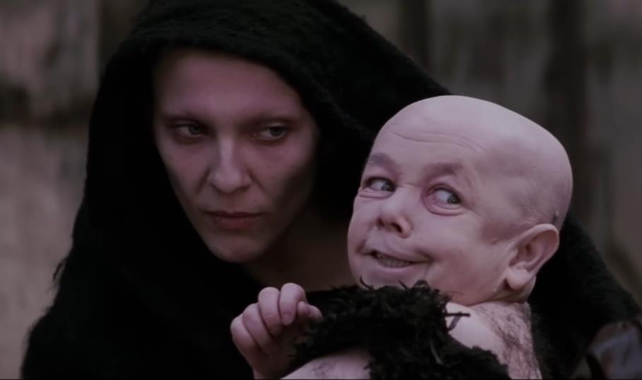 Mračna scena iz "Stradanja Hristovog" krije tajnu 22 godine: Zloban osmeh starog deteta u rukama Sotone decenijama izaziva jezu