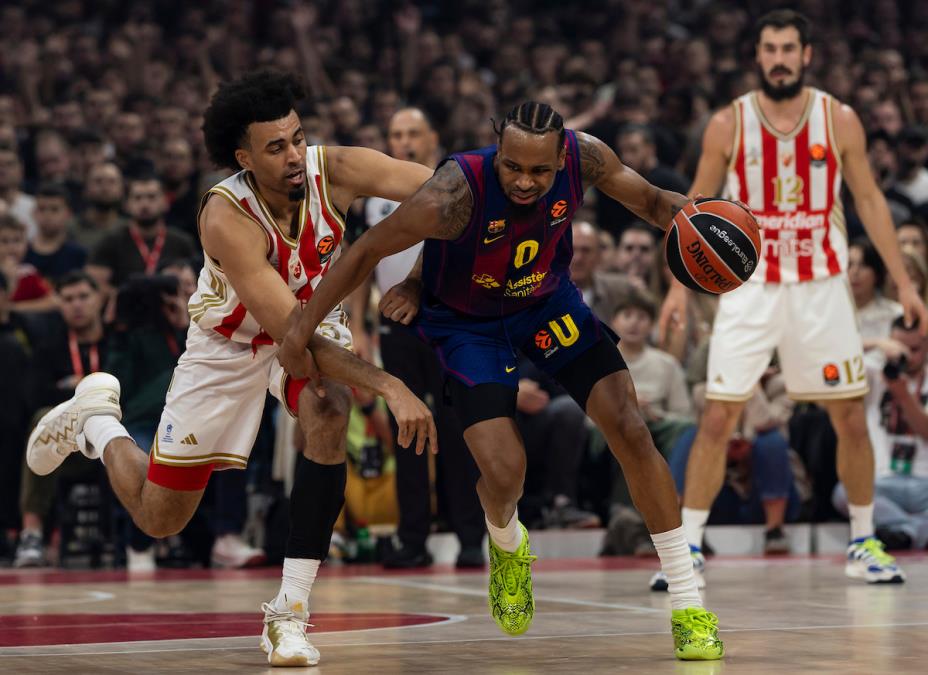 Dzordan-Nvora-i-Kevin-Panter-na-mecu-Crvena-zvezda-Barselona.jpeg?ts=2025-12-06T08:42:09