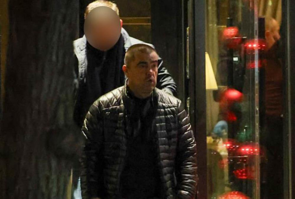 ALIBEG POSLE 11 NEUSPELIH ATENTATA I U PRODAVNICU IDE SA PANCIROM I PIŠTOLJEM: Bivši vođa navijača "nestao" posle pucnjave u decembru, pa nađen u Novom Sadu!