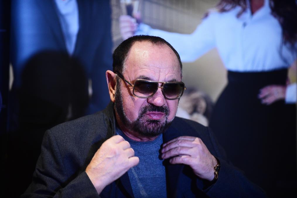 MILE KITIĆ OTKRIO PRAVO IME POSLE 50 GODINA NA SCENI Pokazao dokumenta, godinama krio, a onda ga odala ćerka: Nazvali ga po švaleru iz sela!