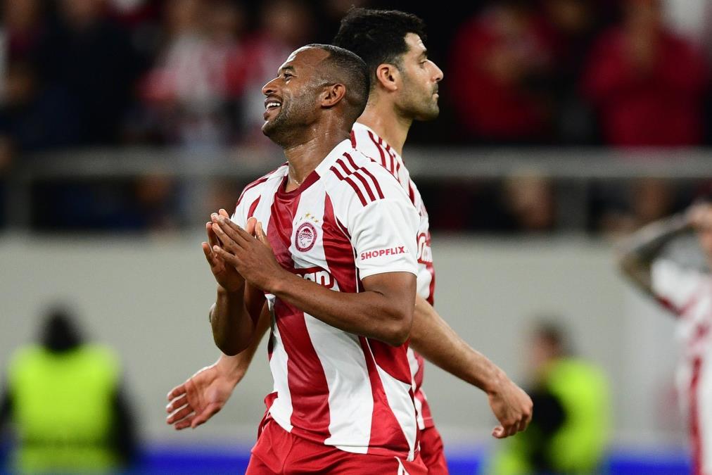 PROMAŠAJ VEKA U LIGI ŠAMPIONA! Ljudi u neverici gledaju - kako ovo nije gol?! (VIDEO)