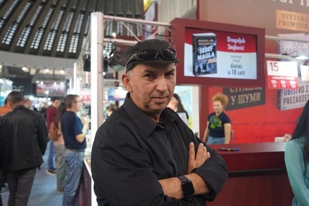 Žao mi je što Gradimir Stojković nije doživeo da vidi "Hajduka u Beogradu" i njegov uspeh: Uroš Petrović o Noći knjige, novom romanu i film po njegovoj priči