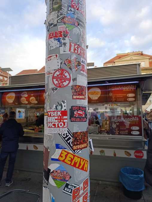 OPSADNO STANJE NA ULICAMA GRACA: Delije "obeležile" teritoriju - policija na sve strane