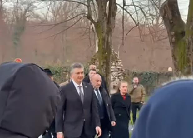 PLENKOVIĆ DOPUTOVAO U BANJALUKU: Dočekalo ga liderstvo Republike Srpske, banjalučki biskup (VIDEO)
