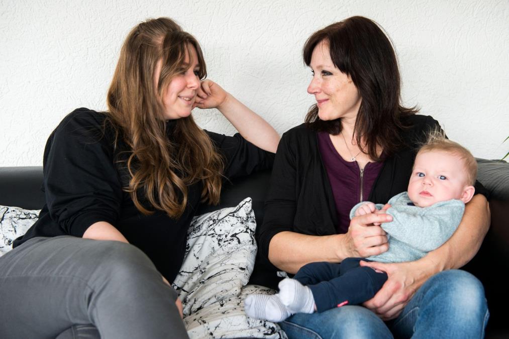 Rođena Dorćolka čestitala sinu što je napravio muško dete! Svi su u šoku: "Sin nosi slavu, ćerka je tuđa večera"