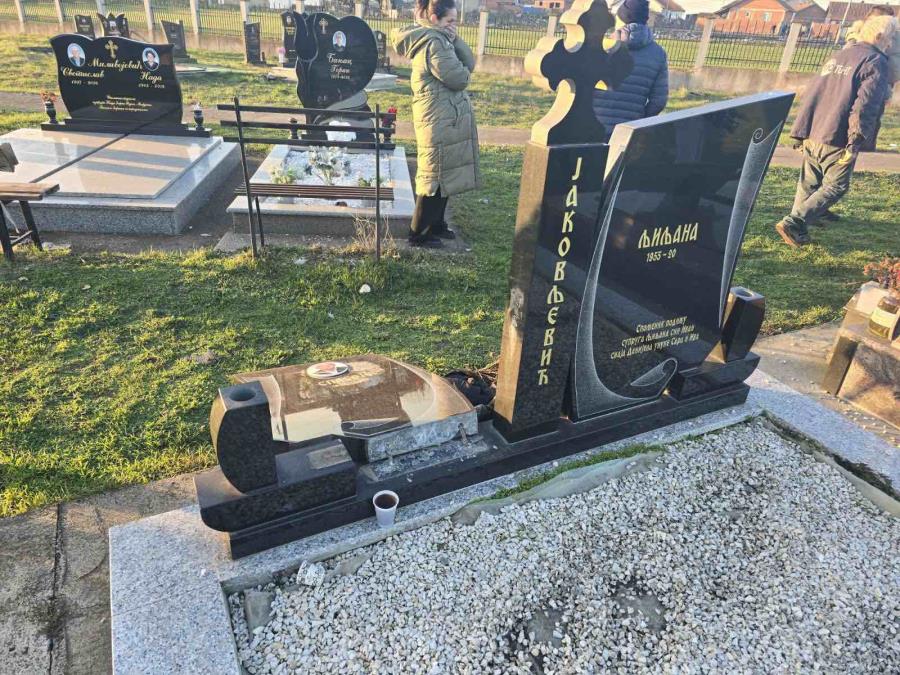 KANCELARIJA ZA KiM OSUDILA RUŠENJE SPOMENIKA PORODICE JAKOVLJEVIĆ: Vandalski i anticivilizacijski čin onih koji srpskom narodu na KiM ne žele ništa dobro