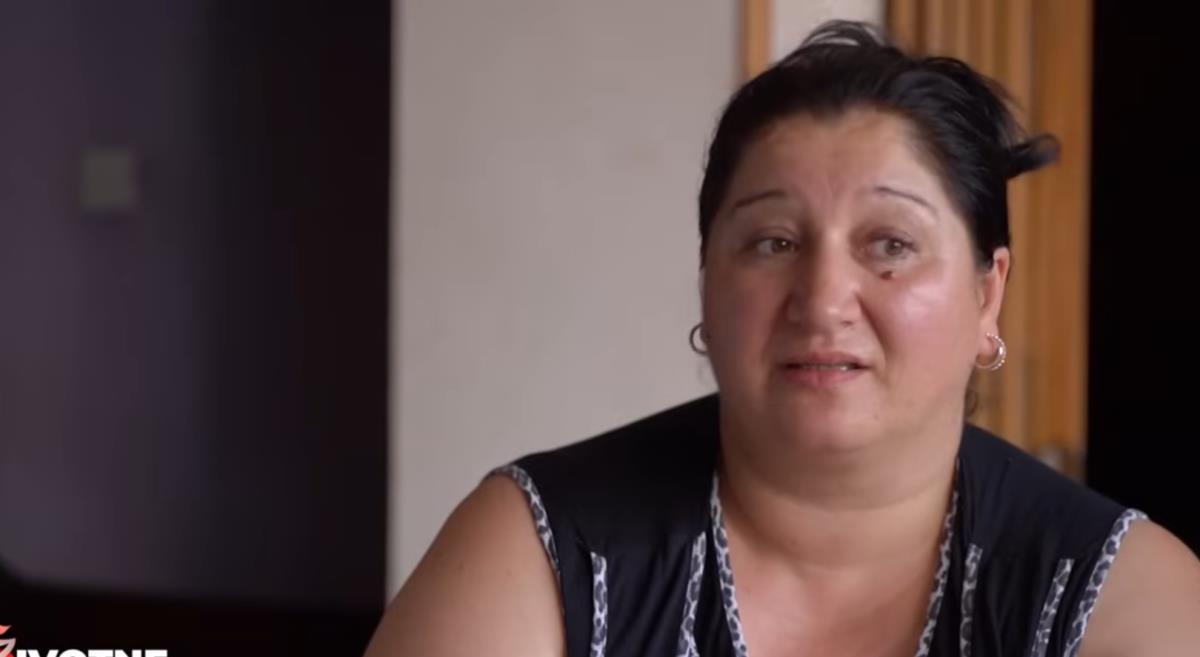 "ZAKLAO JE MAJKU PRED NAMA, PA LEGAO DA SPAVA!" Potresna ispovest Biljane: Došao je kući pijan, skinuo je golu pa počeo da BODE NOŽEM, nismo uspele da pomognemo