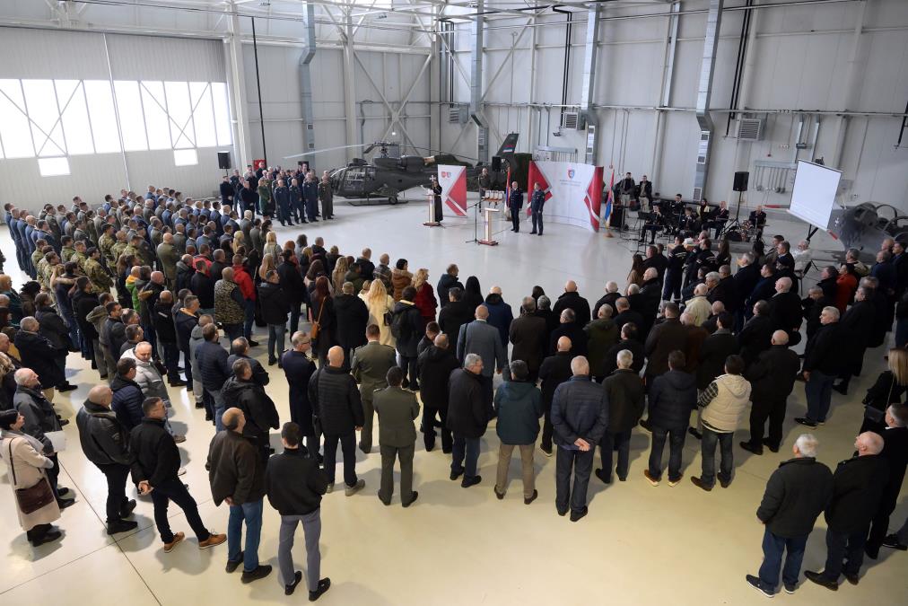 Obeležen Dan Tehničkog opitnog centra: Svečanost na vojnom aerodromu "Pukovnik-pilot Milenko Pavlović" u Batajnici (FOTO)