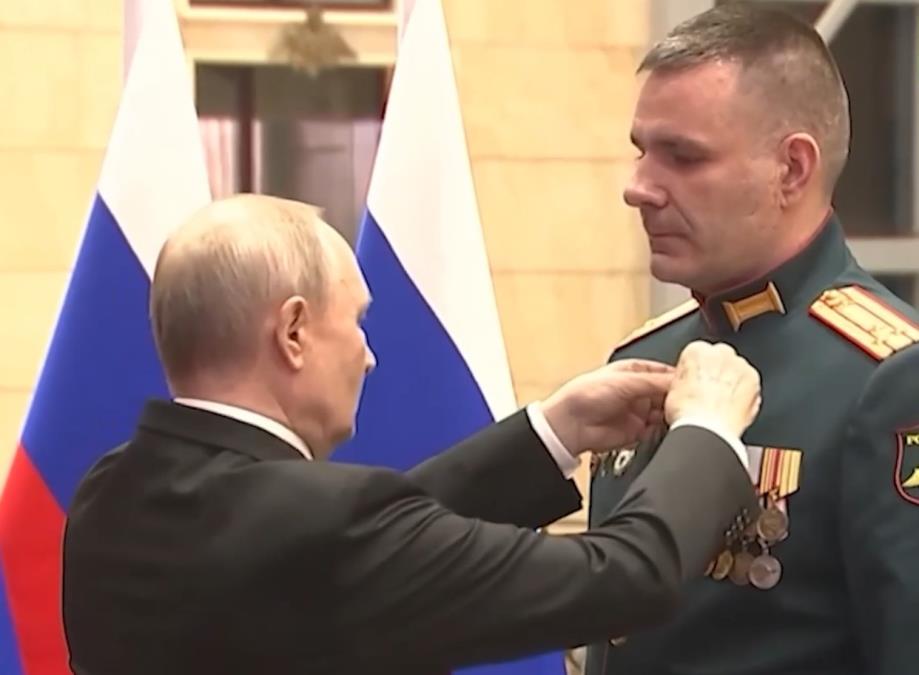 Vladimir-Putin-Rusija-odlikovanje.jpg?ts=2025-12-17T17:22:56