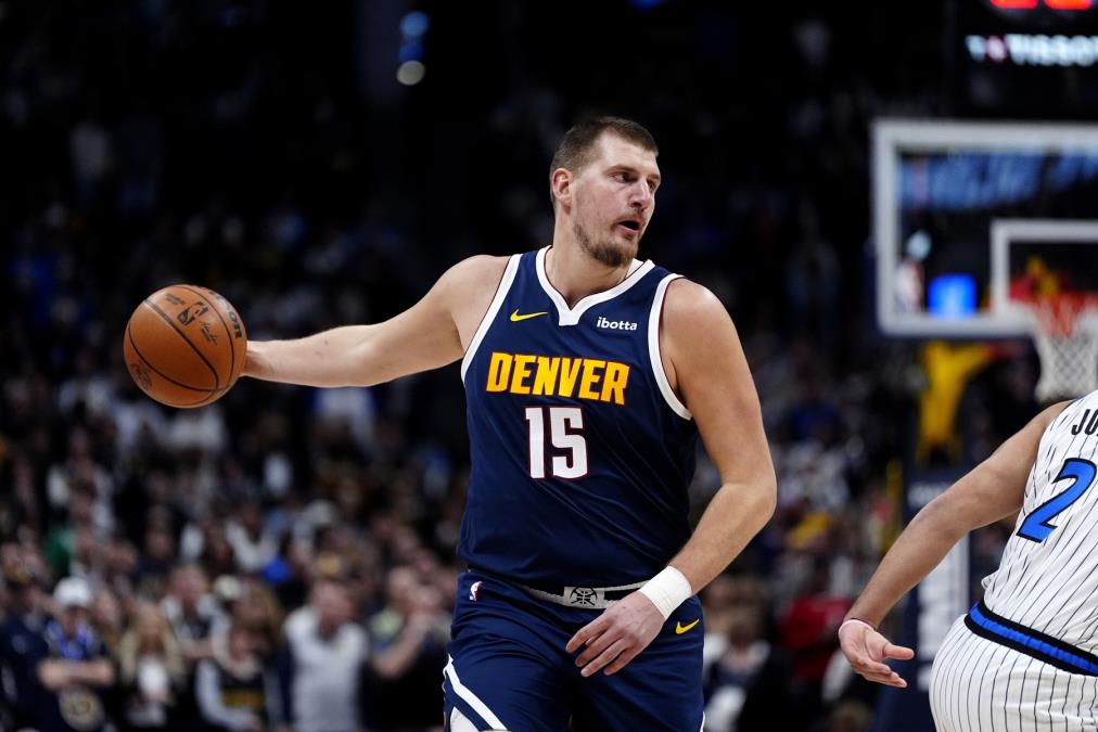 Nikola-Jokic-na-mecu-Denver-Orlando.jpeg?ts=2025-12-19T05:52:45