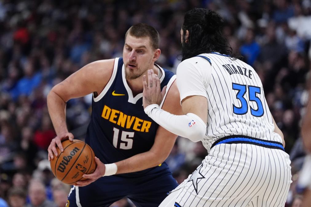 Nikola-Jokic-na-mecu-Denver-Orlando.jpeg?ts=2025-12-19T05:52:52